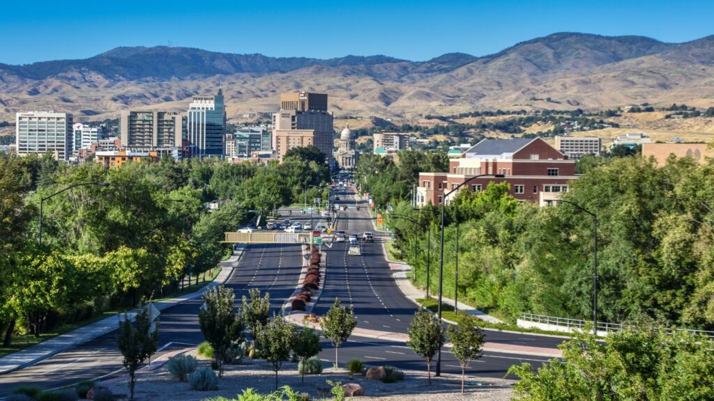 Ada County, Idaho Enhances Boise's Streets with Leotek ComfortView™ LED Streetlights