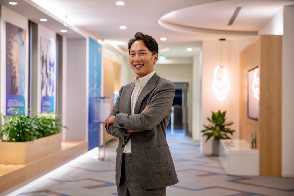 Image 5: LEOTEK General Manager Torrent Chin