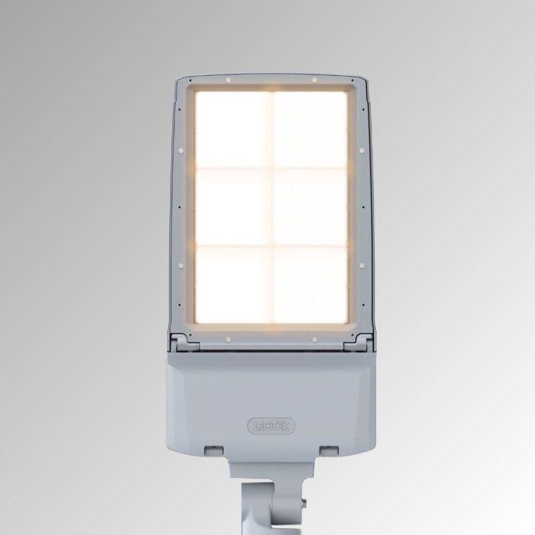 VersaTEK Large Floodlight
